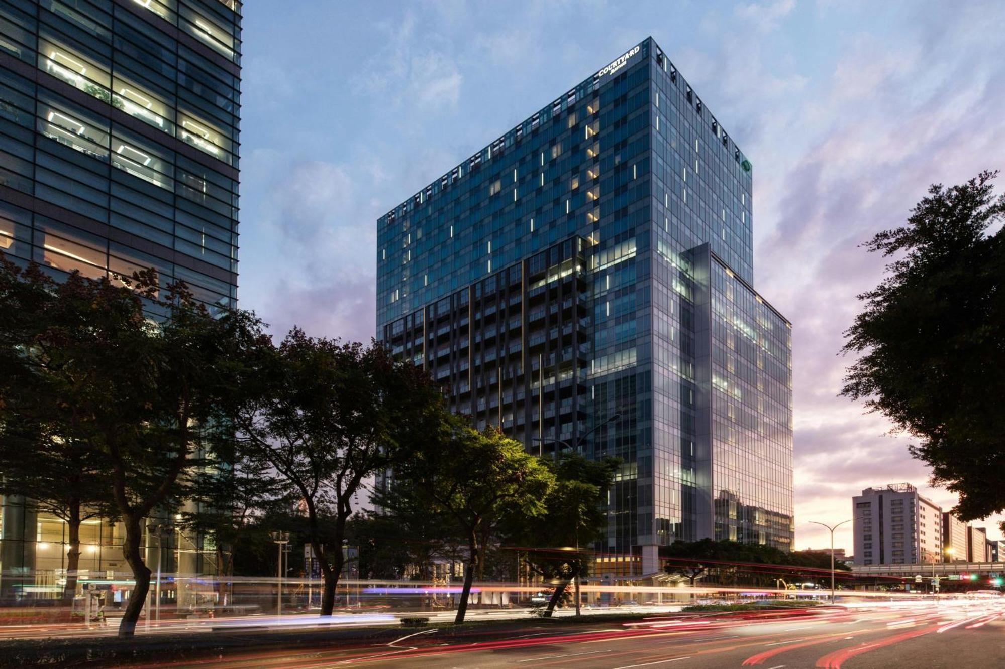 Courtyard By Marriott Downtown