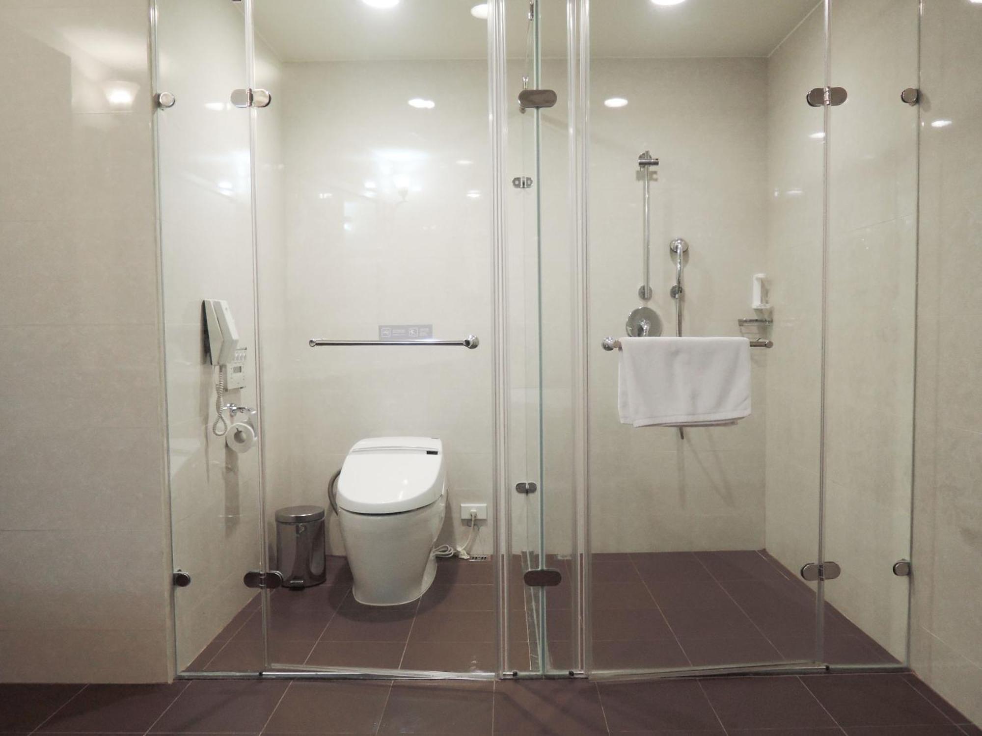 Check Neihu Hotel 4*