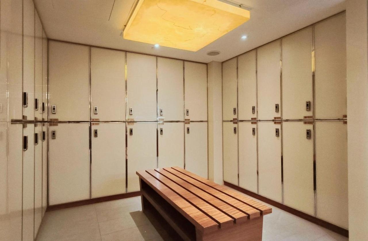 S Aura Hotel