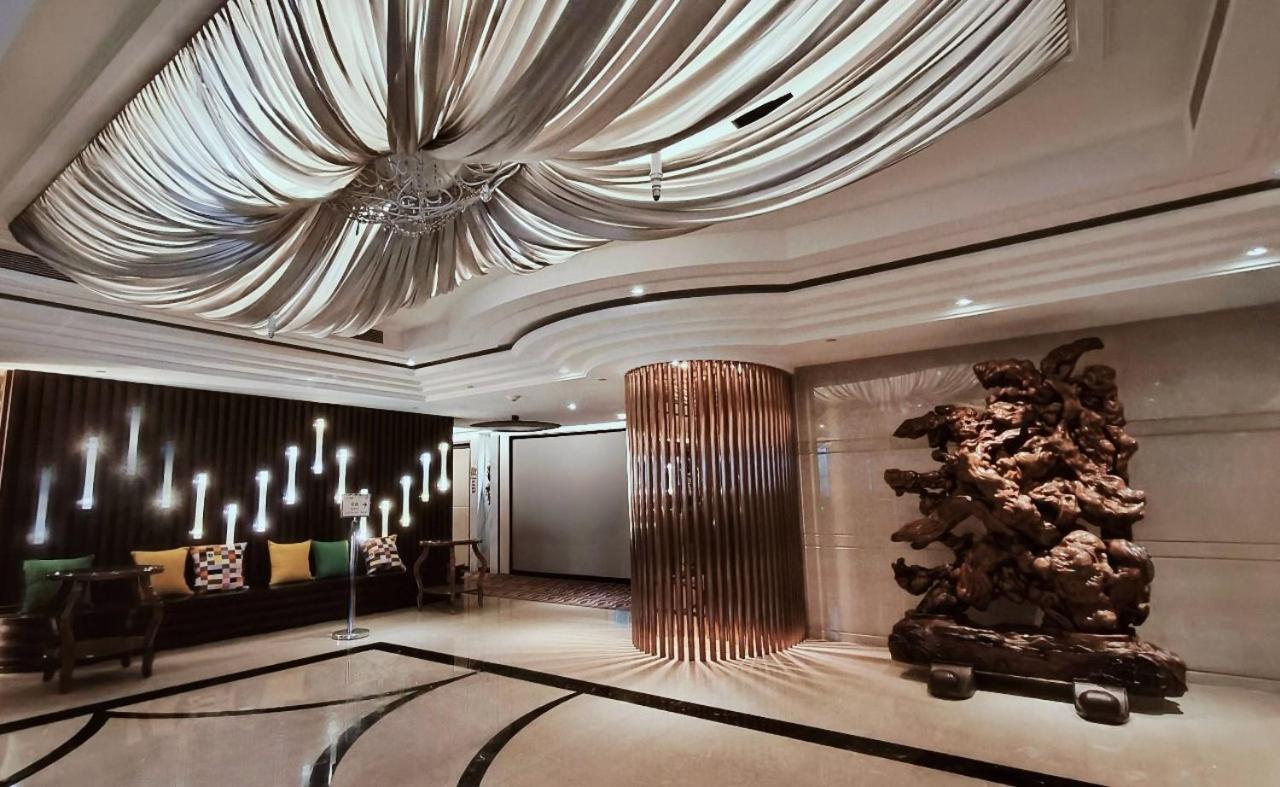 S Aura Hotel 4*
