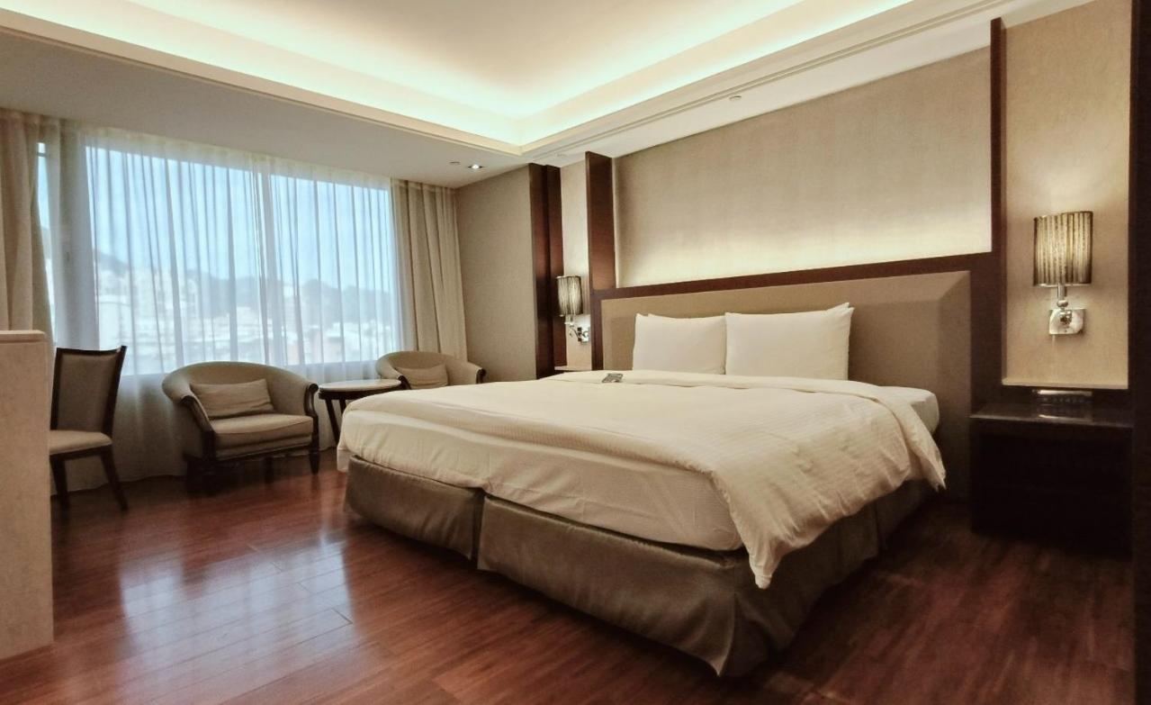 S Aura Hotel