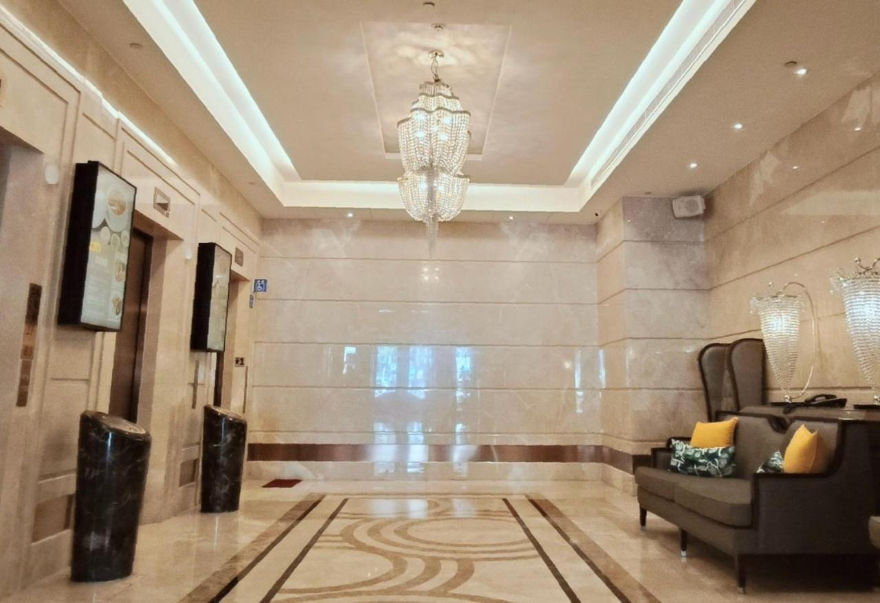 S Aura Hotel 4*