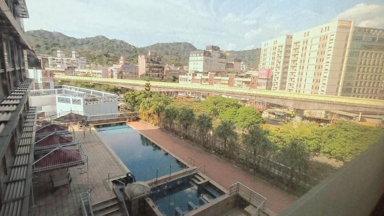 S Aura 4* Taipei