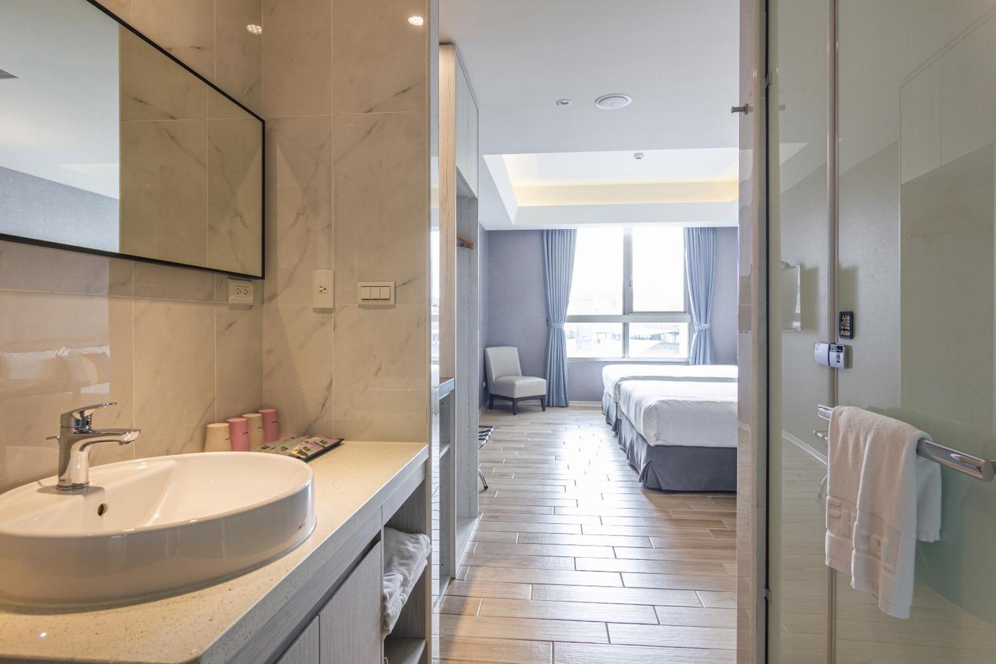 Hotel Check New Luzhou Taipei