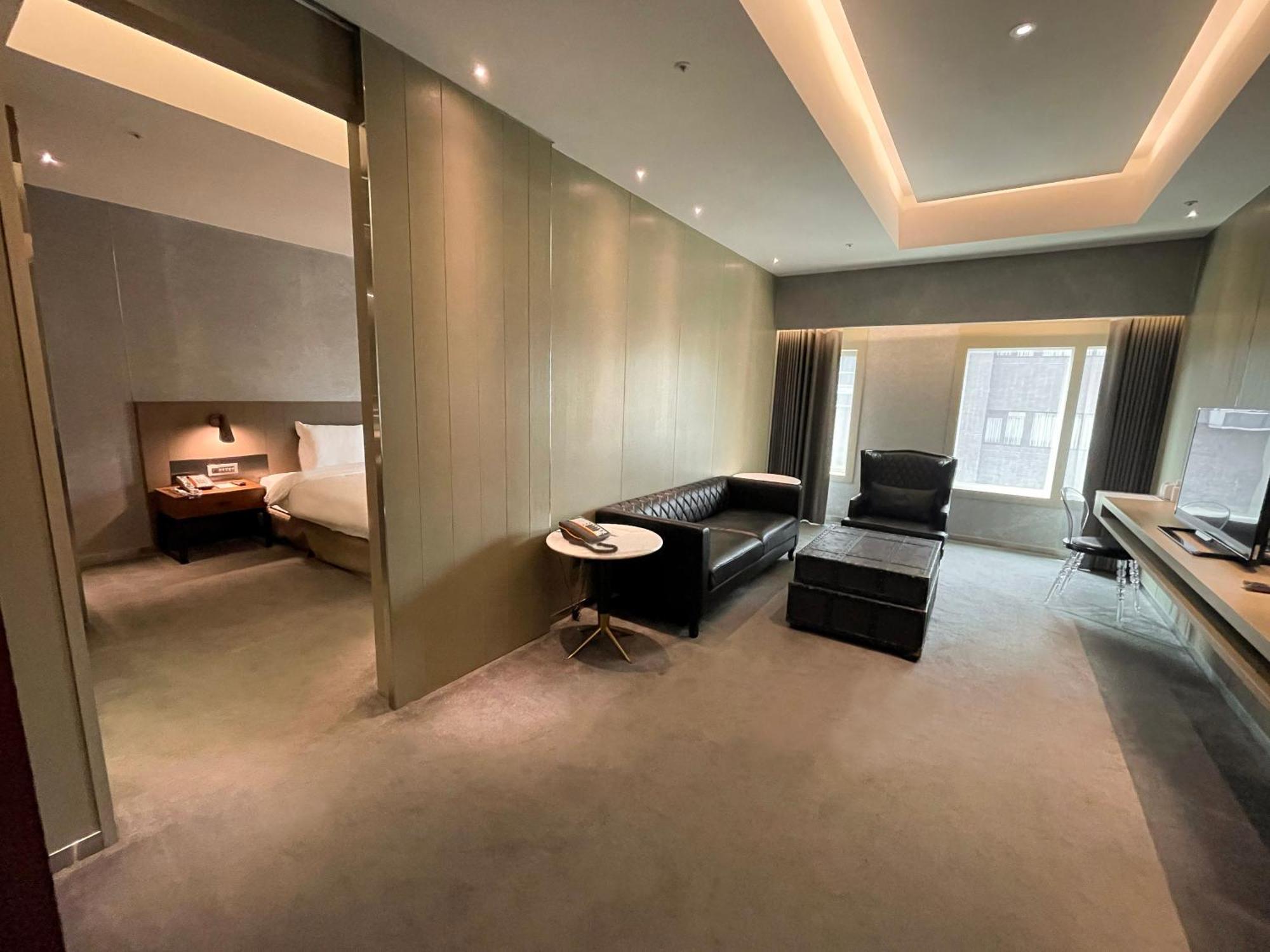 Check Nanjing Hotel