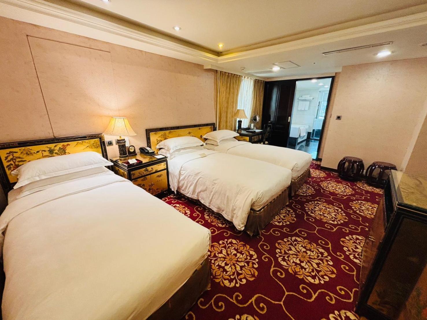 Royal Seasons ‧ Nanjing W. 4* Taipei