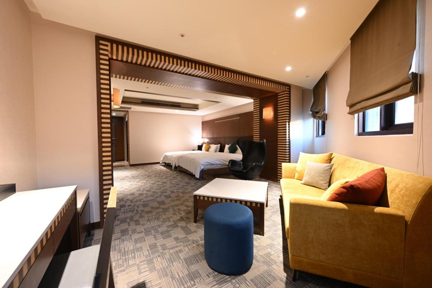 Via Breeze Hotel 4*