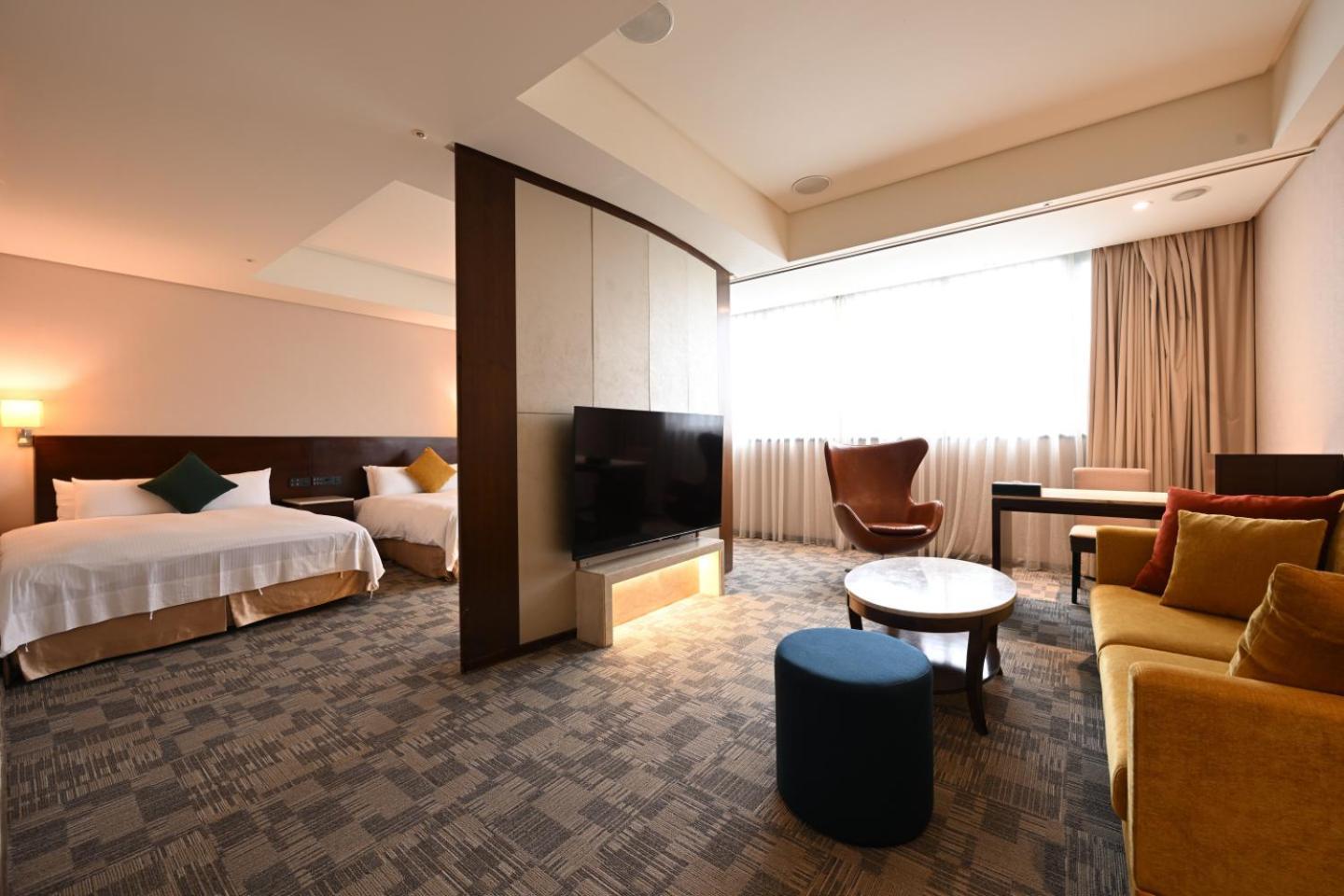 Via Breeze Hotel