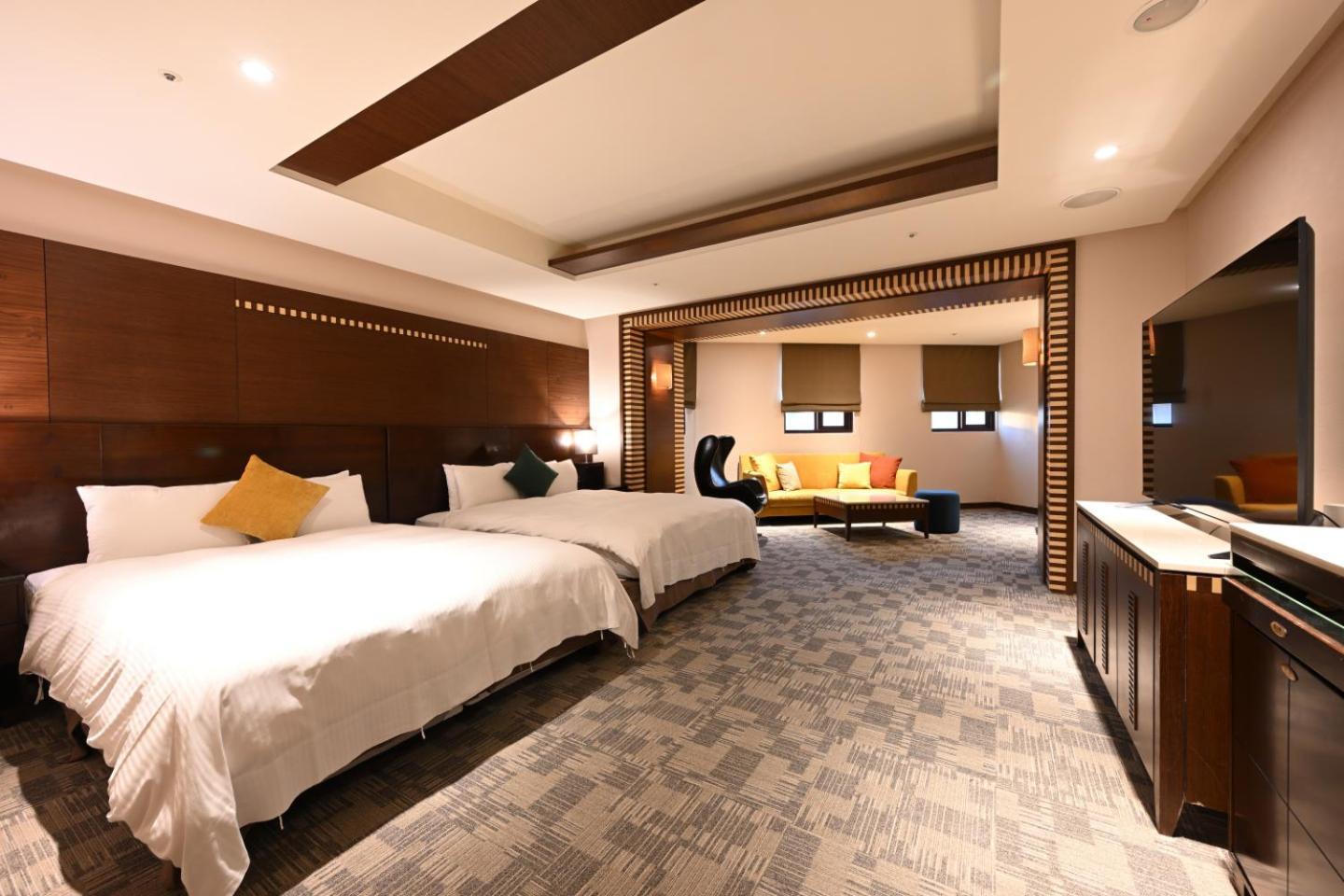 Via Breeze Hotel 4*