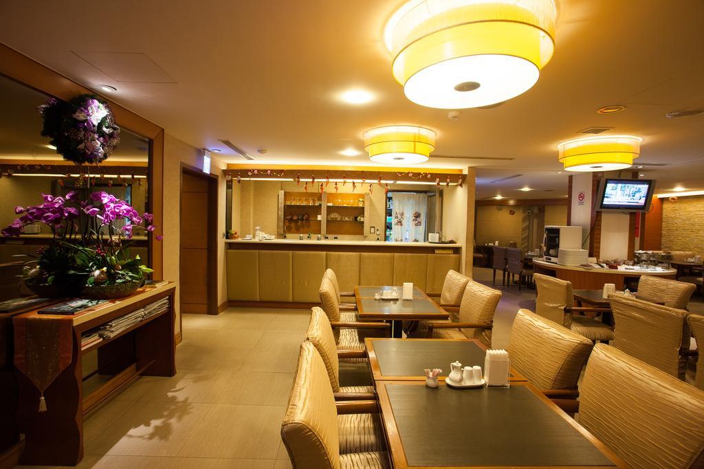 Rich Garden 3*