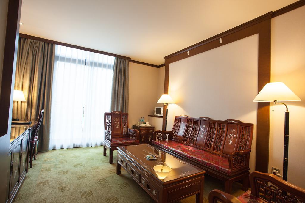 Rich Garden 3*