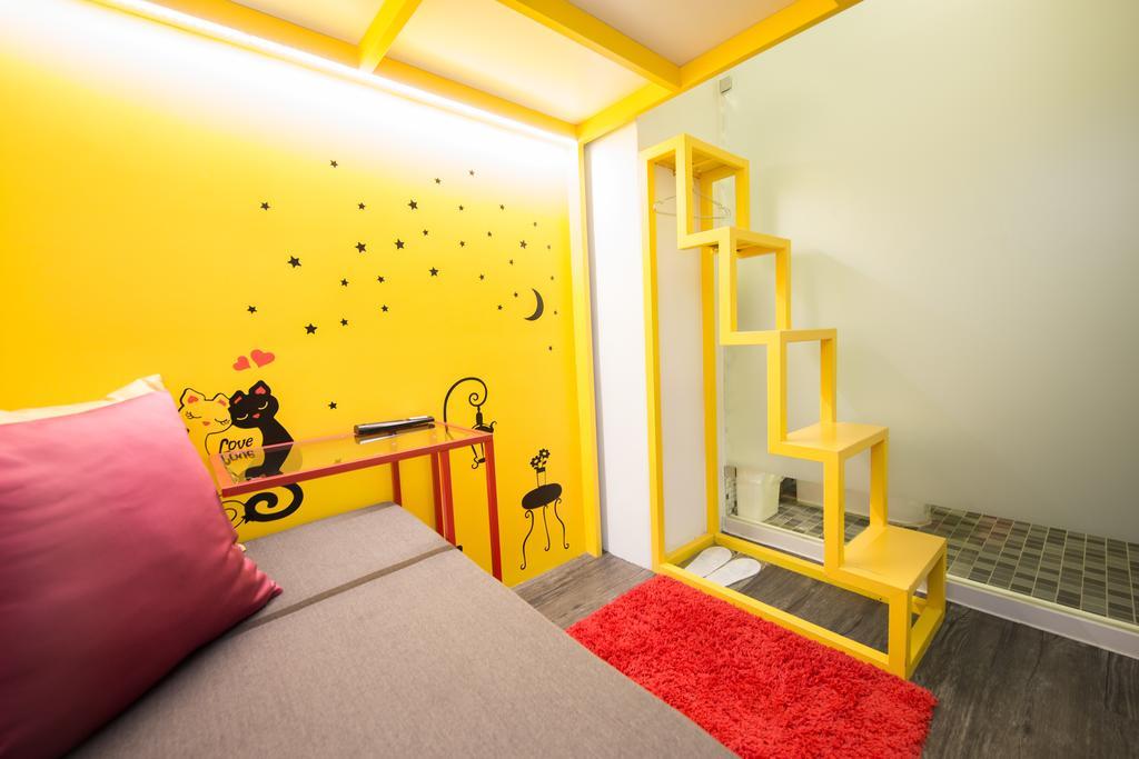 Sleepbox Hostel *