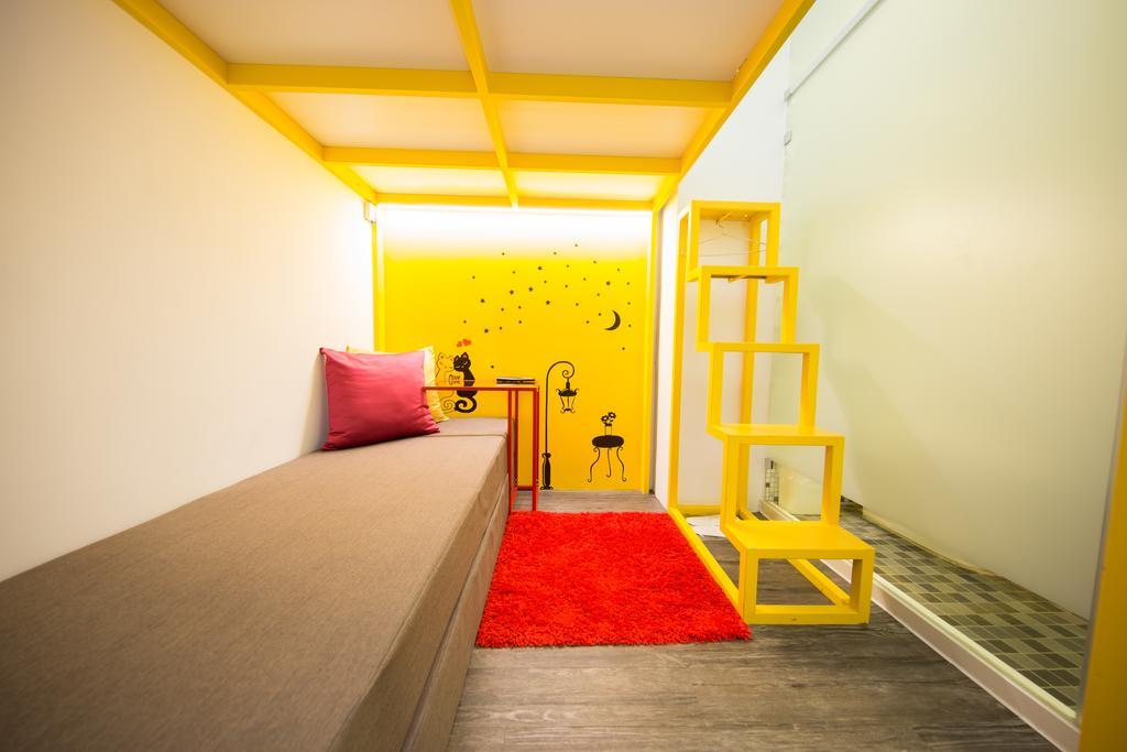 Sleepbox Hostel *