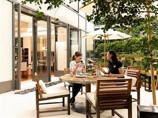 Cozzi Zhongxiao Hotel 4*