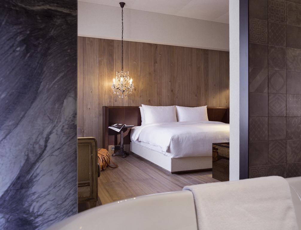 Hotel Proverbs