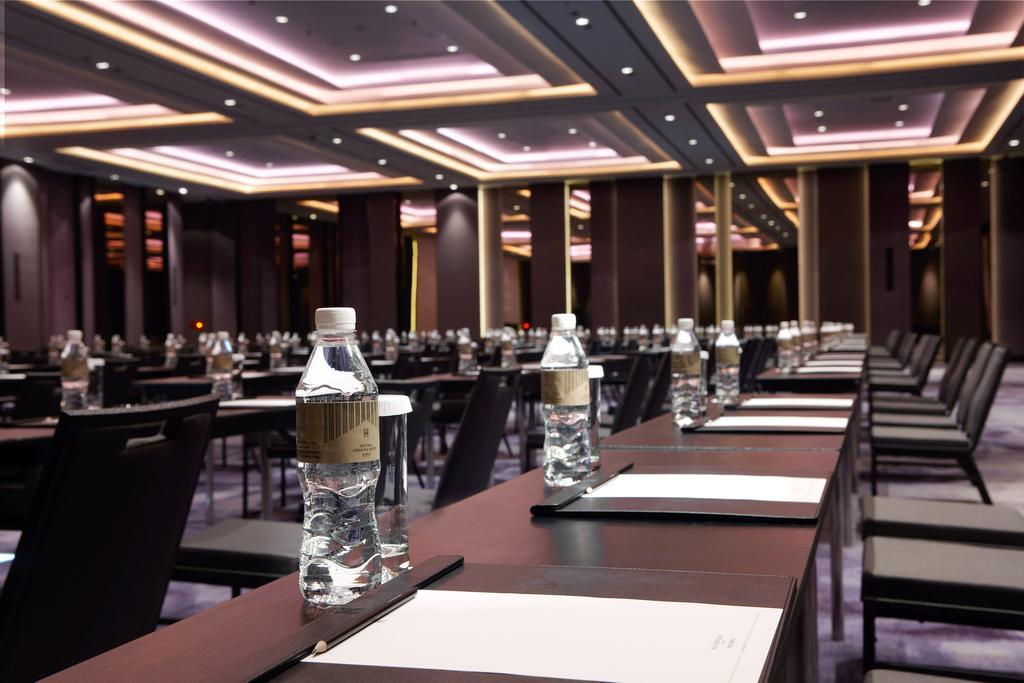 Humble House Taipei, Curio Collection By Hilton