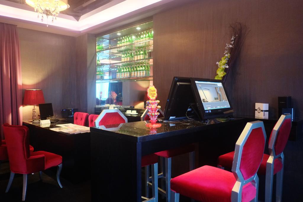 Fx Nanjing East Road Branch 4*