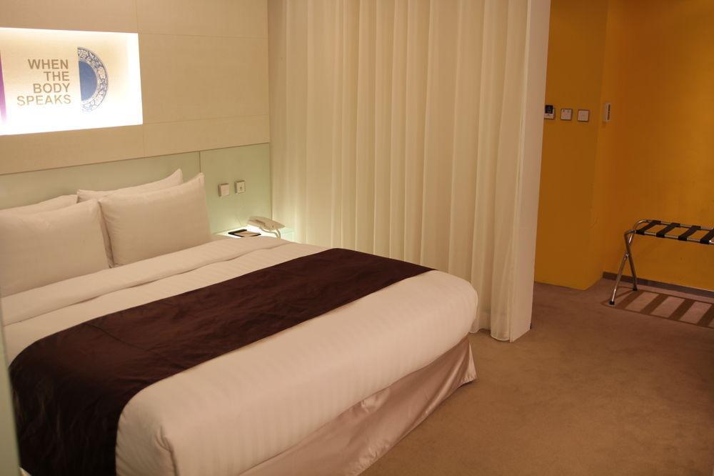 Hotel Green World Mai - Zhongshan 3*