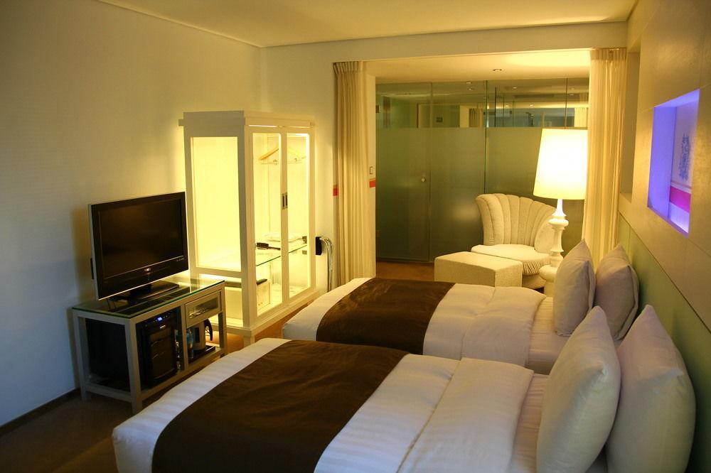 Hotel Green World Mai - Zhongshan 3*