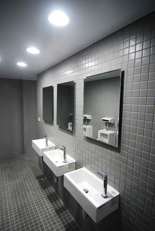 Cube - Main Station Hostel *