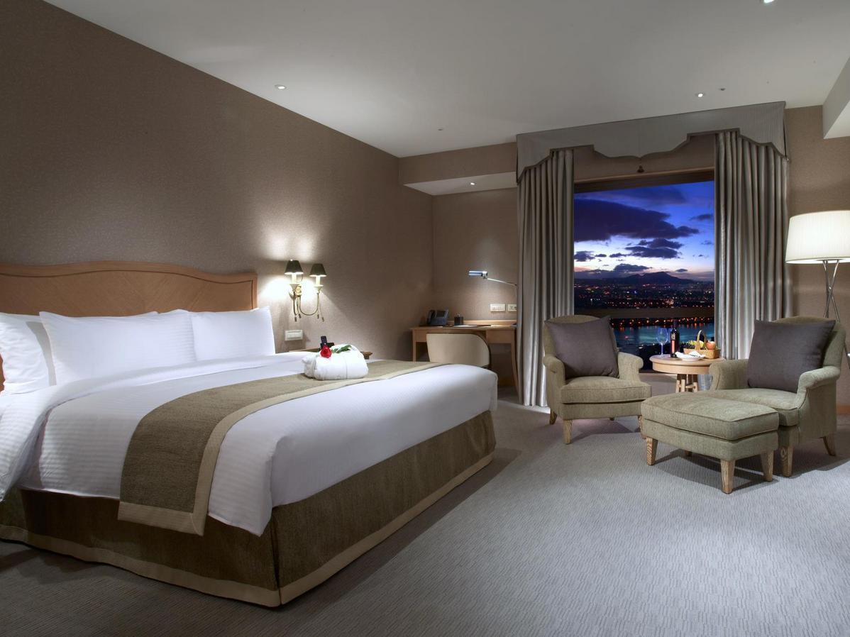 Hotel Chateau De Chine Xinzhuang 4*
