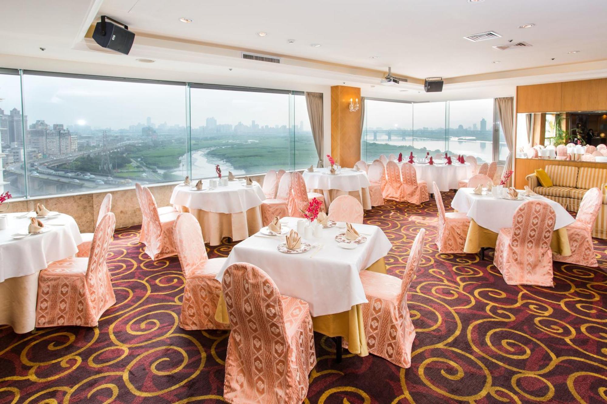Riverview 4*
