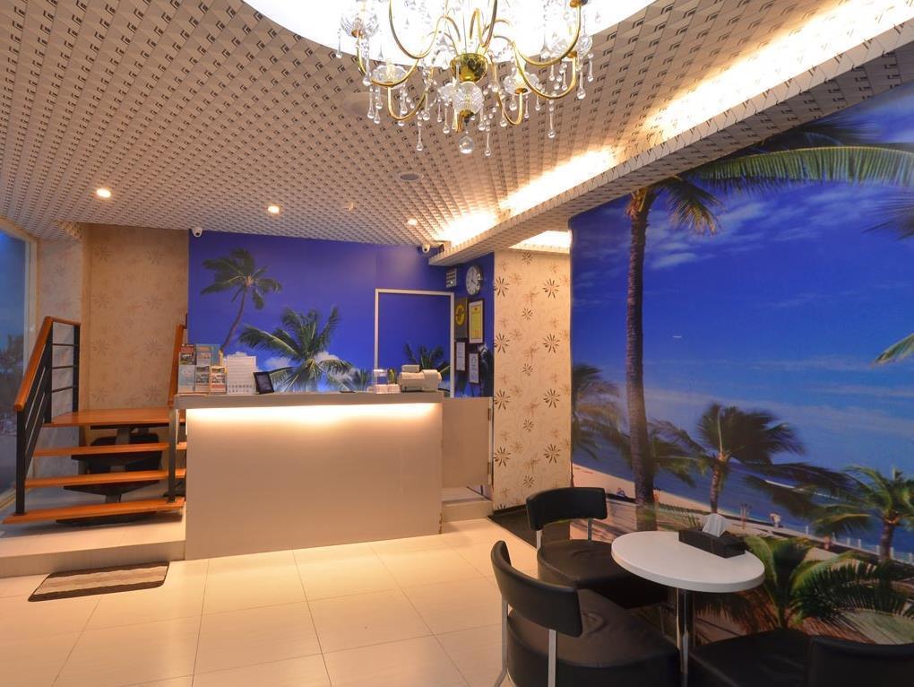 Happiness Hotel 3*