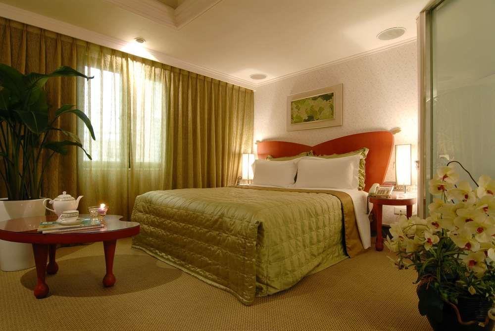 The Moon Hotel 3*