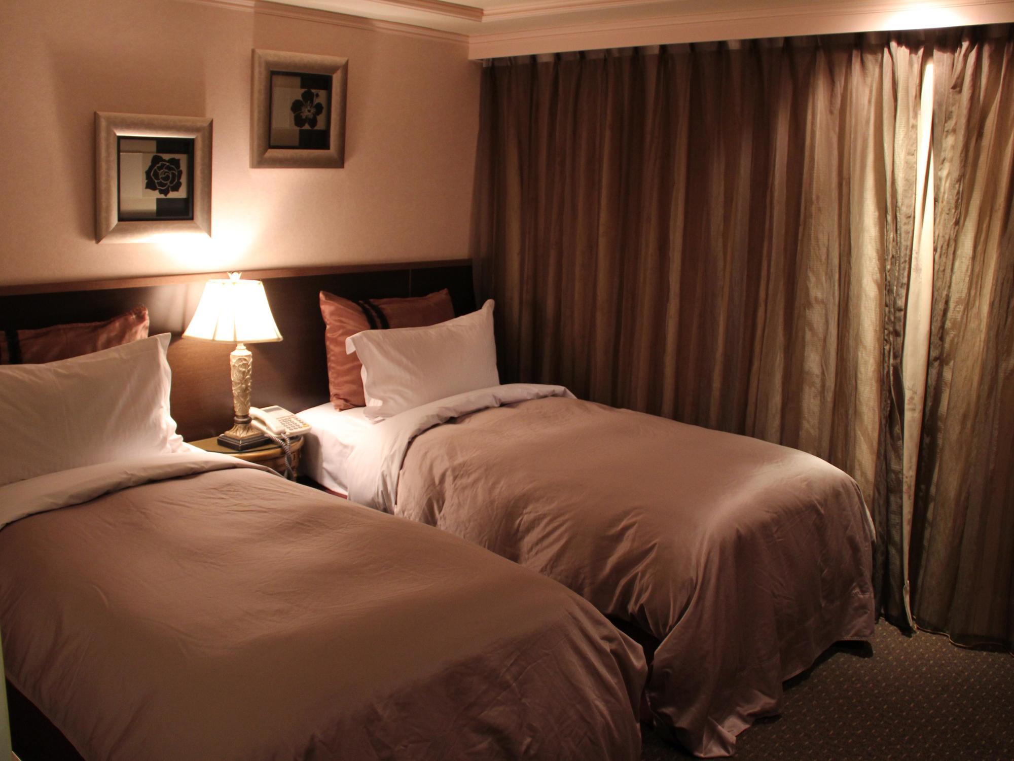 The Moon 3* Taipei