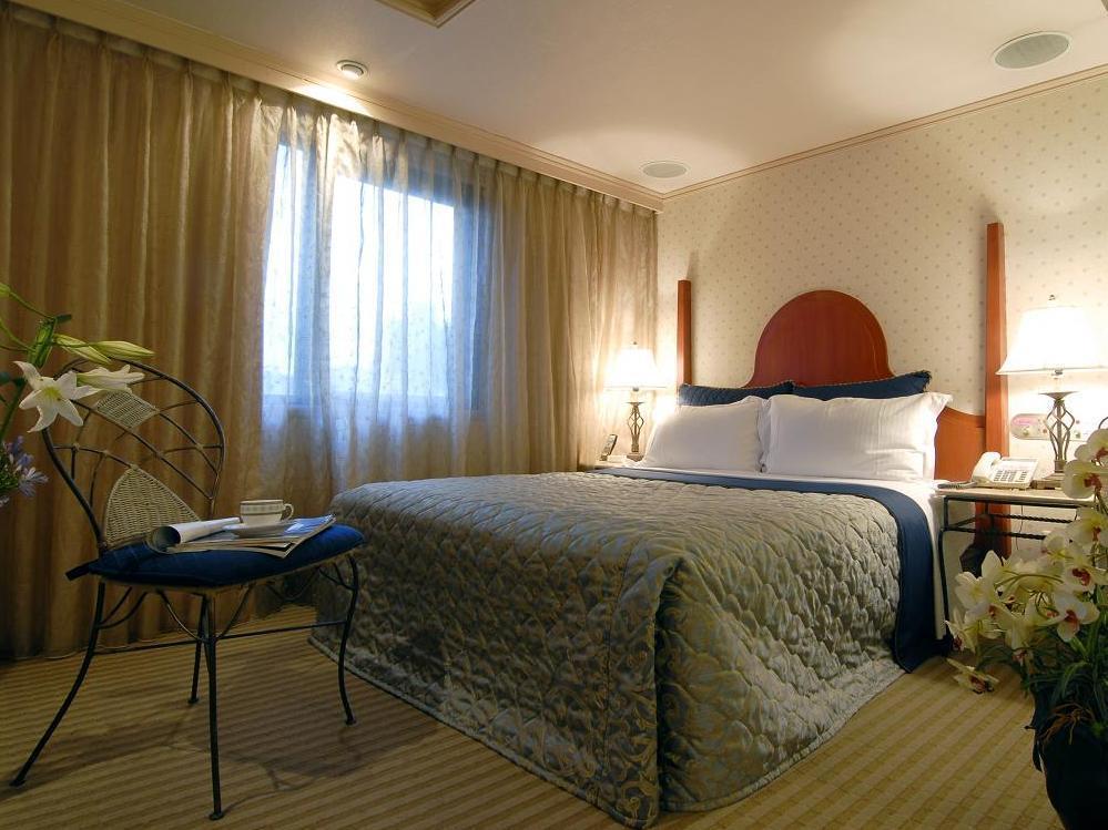The Moon Hotel 3*