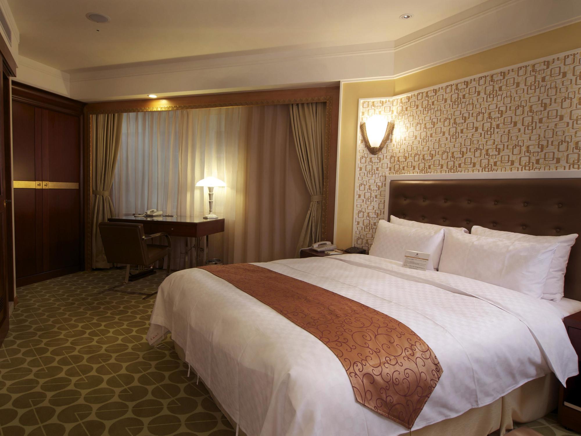 Royal Palace Hotel 4*