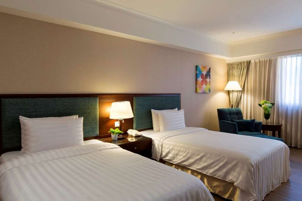 Check Neihu Hotel