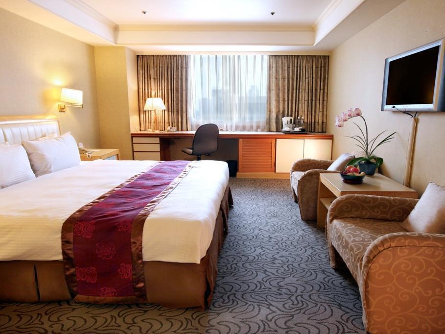 Fullerton - East 4*