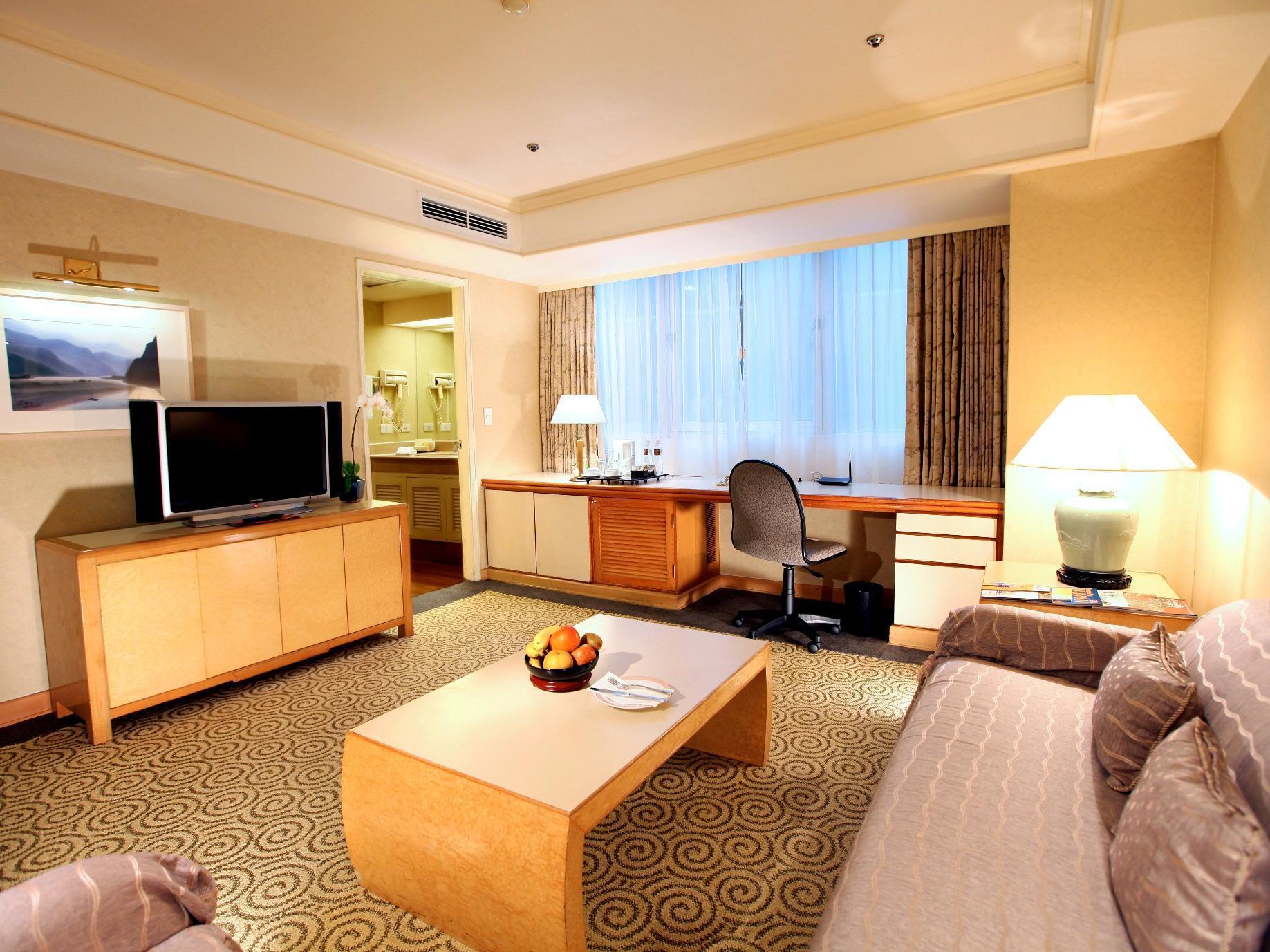 Fullerton - East Hotel