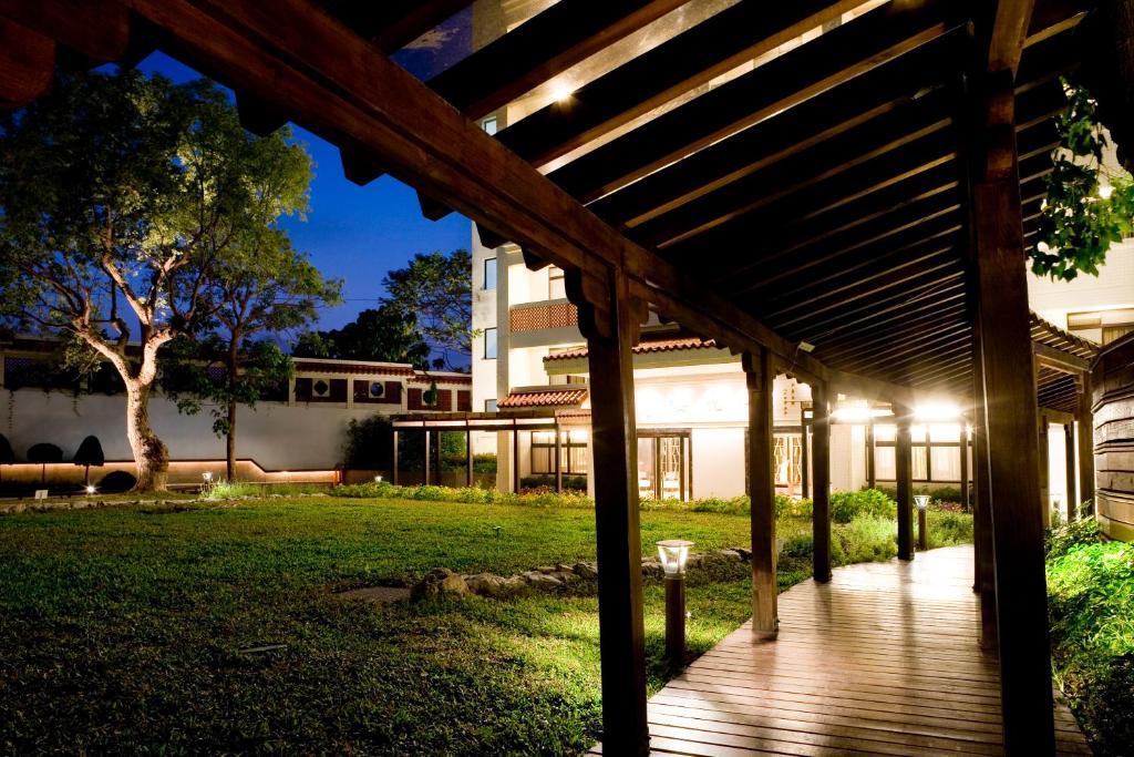 Longbon Beitou Resort