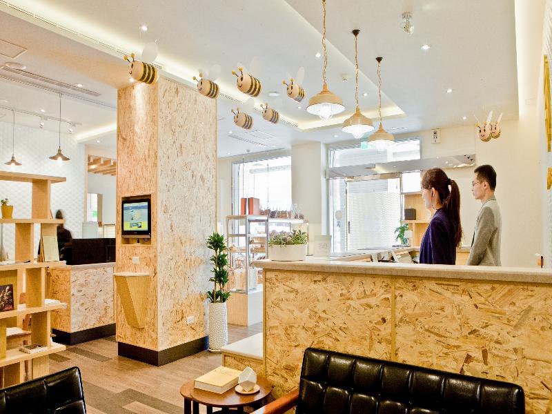 Bee House By Cosmos Creation - Main Station Hotel Taipei