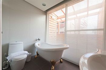 Royal Rose Station Hotel 3*
