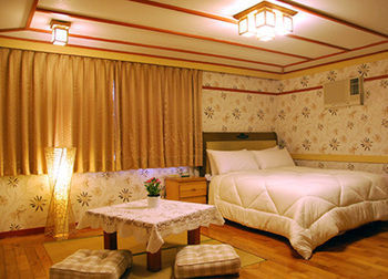 Phoenix Pavilion Hot Spring Inn 3*