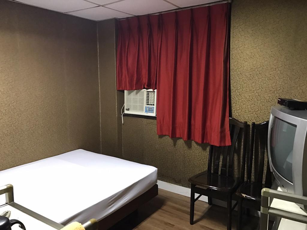 Fly Hotel Taipei