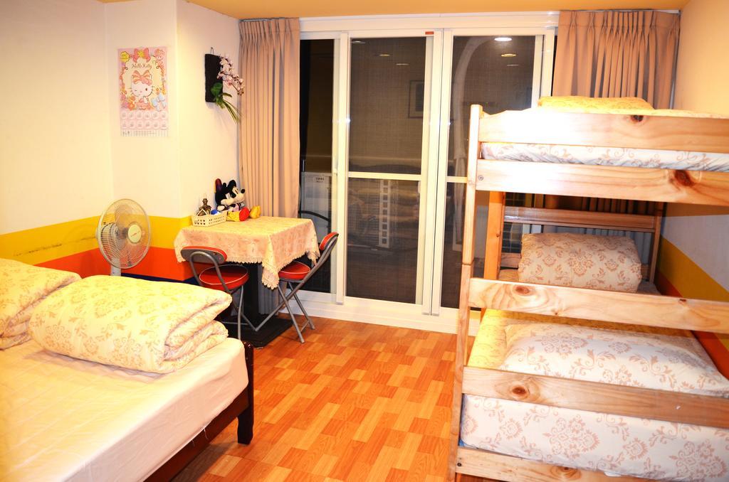 Holo Hostel