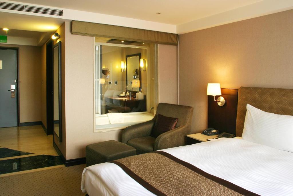 Grand Forward Hotel