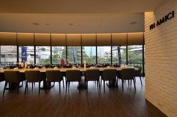 Hotel Amici Six Star 3*