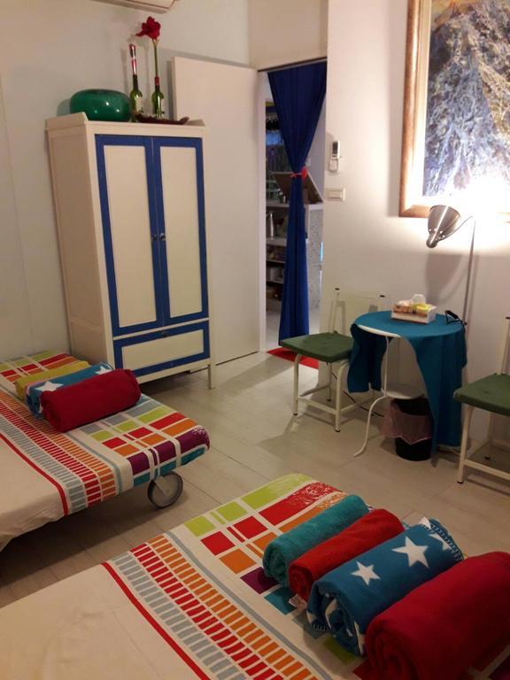 Guest house Vincent Willem Van Gogh Hall Taipei