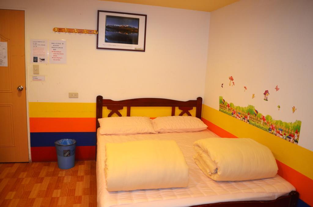Holo Hostel *