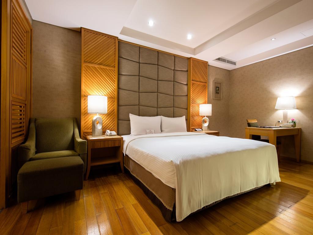 Hotel Beauty - Hsuanmei Boutique