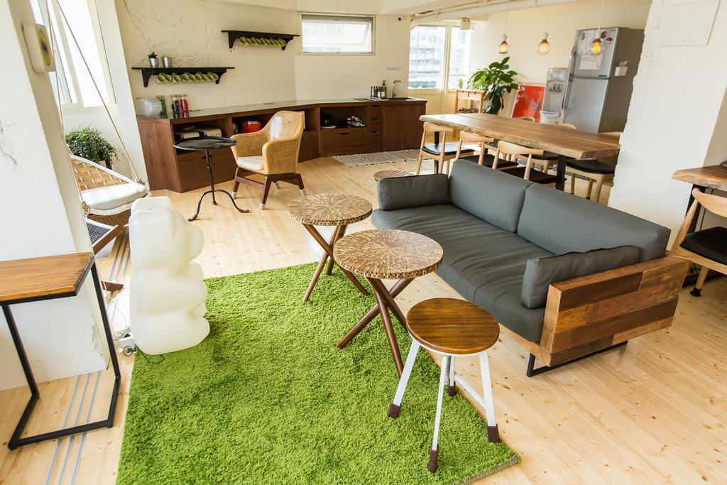 Hostel Mr. Lobster's Secret Den Design Taipei