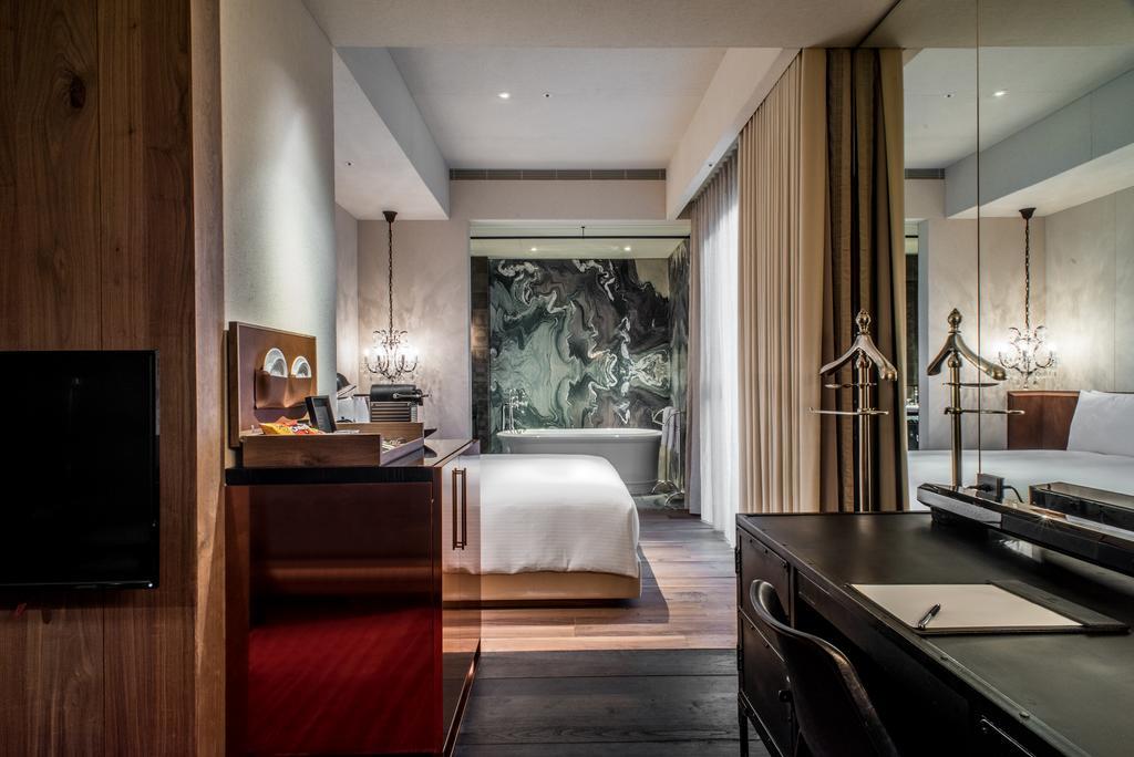 Proverbs 5* Taipei