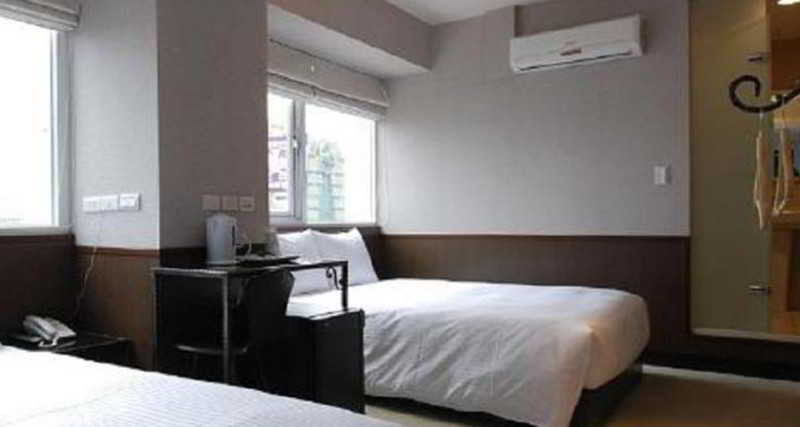 6 - Ximen Hotel