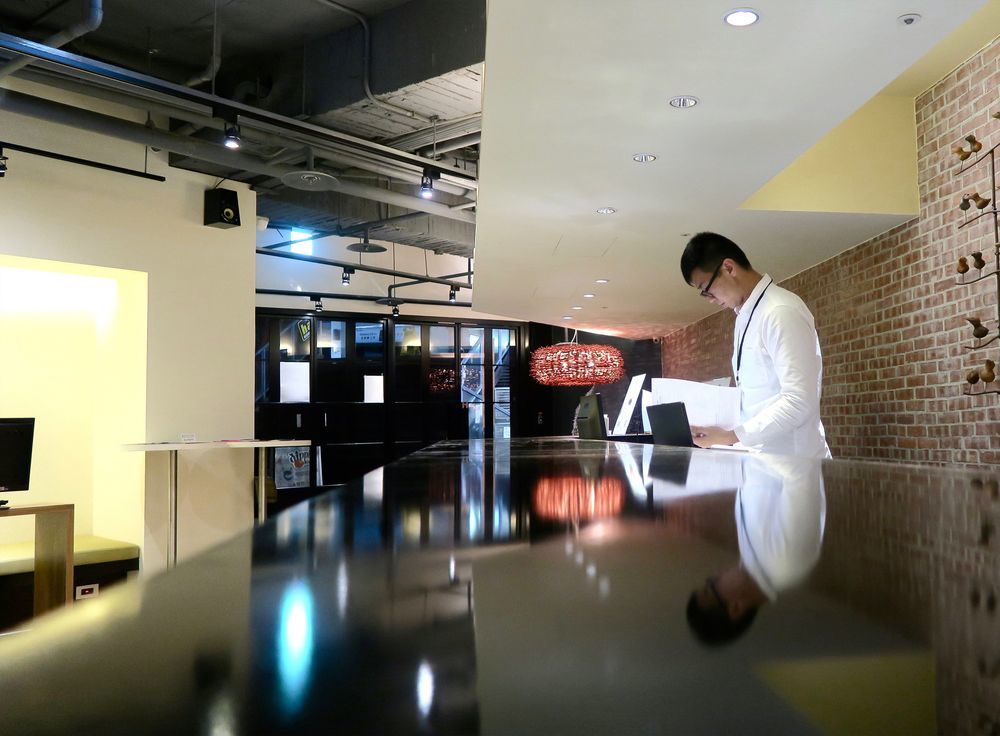 Capsule hotel Mono