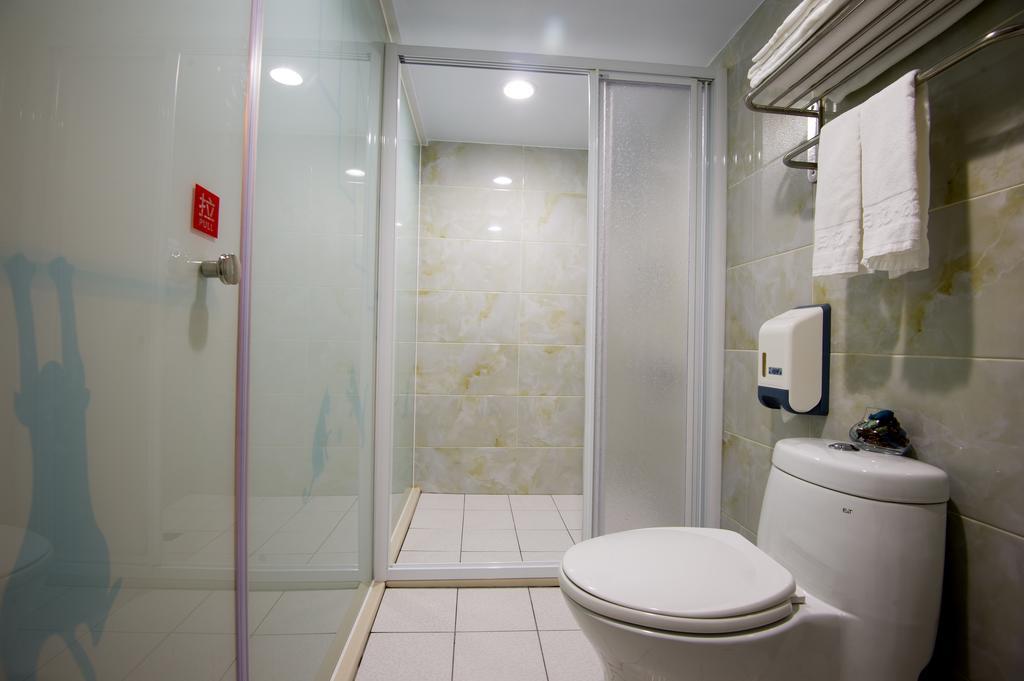 6 - Zhonghua Hotel Taipei